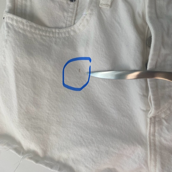 Aritzia Denim Forum Yoko High Rise Cut Off Denim Short in White - 27 - Picture 10 of 15